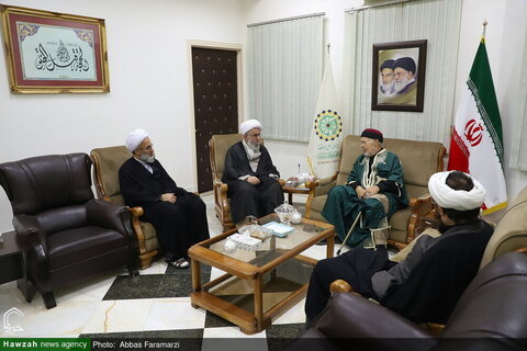 Photos/ Rencontre de Seyyed Mohammad Tijani Samavi avec le secrétaire général de l'Assemblée mondiale d'Ahl al-Bayt (que la paix soit sur lui)