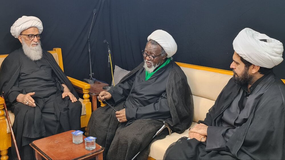 سماحة المرجع النجفي يستقبل زعيم الشيعة في نيجيريا الشيخ إبراهيم الزكزاكي