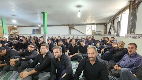 تصاویر/ عزاداری آخر ماه صفر با سخنرانی نماینده ولی فقیه در کردستان در مسجد روستای «شیرین بلاغ» بیجار