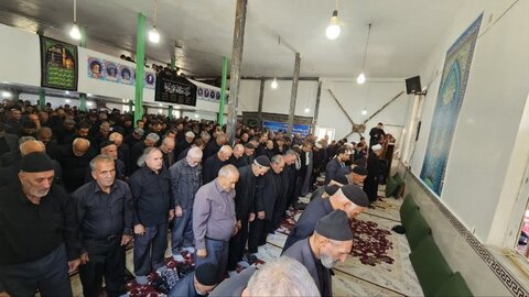 تصاویر/ عزاداری آخر ماه صفر با سخنرانی نماینده ولی فقیه در کردستان در مسجد روستای «شیرین بلاغ» بیجار