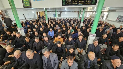 تصاویر/ عزاداری آخر ماه صفر با سخنرانی نماینده ولی فقیه در کردستان در مسجد روستای «شیرین بلاغ» بیجار