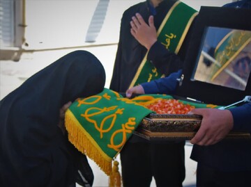 عشق امام رضا(ع) حد و مرز نمی‌شناسد