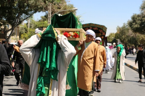 کاروان تشییع نمادین امام رضا(ع) در اصفهان