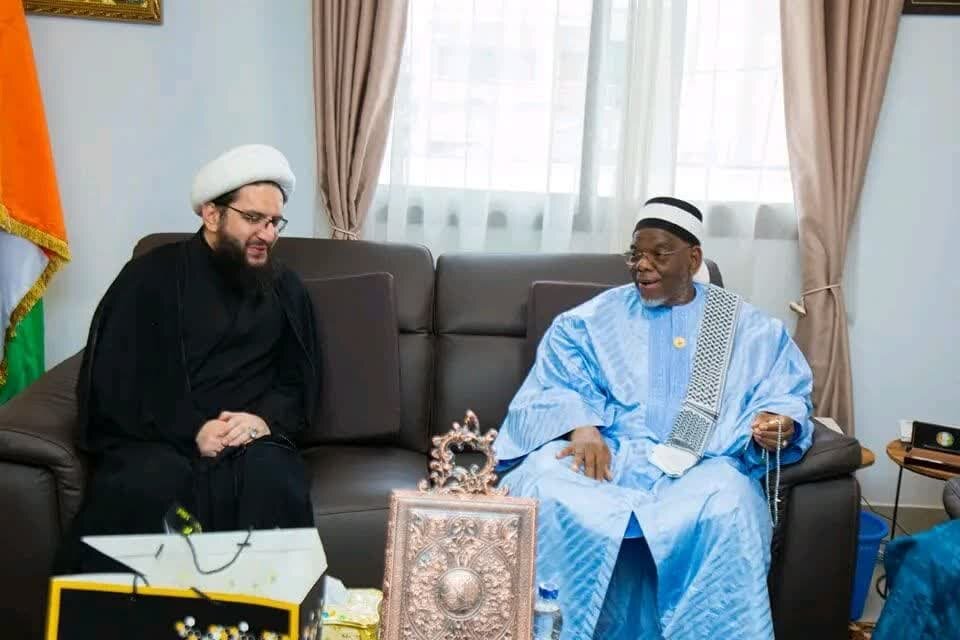 دیدار رئیس مجلس اسلامی ساحل عاج با نمایندگان جمعیت الغدیر این کشور+ تصاویر