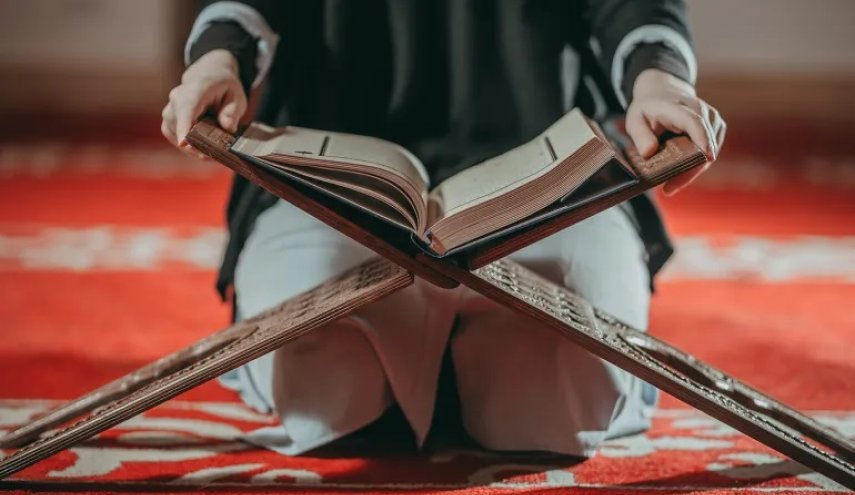 اجتياز امتحان تلاوة القرآن شرط التوظيف بمناصب في اقليم بهذا البلد
