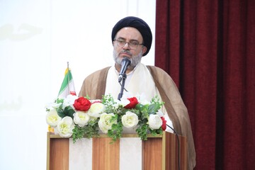 پای خدمت به مردم ایستاده‌ایم