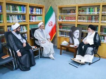 دیدار معاون فرهنگی تربیتی جامعه‌المصطفی با آیت‌الله علم‌الهدی/ ضرورت حفظ نگاه ولایت‌مدارانه در طلاب