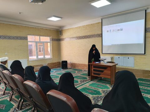 تصاویر/برگزاری جلسات اساتید مدرسه علمیه ریحانة النبی (س)اراک