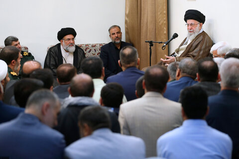 تصاویر/ دیدار دست‌اندرکاران کنگره ملی شهدای استان کهگیلویه و بویراحمد با رهبر معظم انقلاب