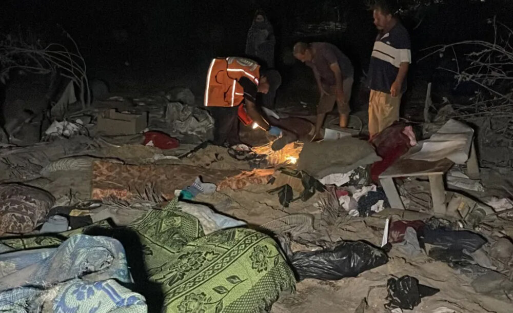 40 شهيدا وعشرات الجرحى في مجزرة إسرائيلية بالمواصي في خان يونس 40 شهيدا وعشرات الجرحى في مجزرة إسرائيلية بالمواصي في خان يونس