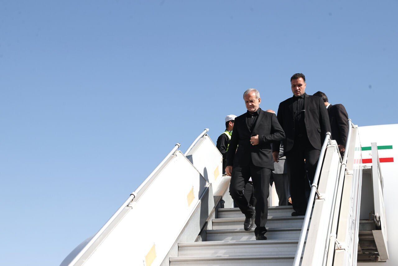 Iran president lands in Iraq on first foreign visit