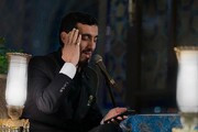 مهدی رسولی در هیئت دانشجویی اصحاب الحسین(ع) مرثیه خوانی می‌کند