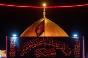 تصاویر/ شہادت امام حسن عسکری (ع) کے موقع پر حرم امام حسین (ع) میں پرچم عزا نصب کر دیا گیا