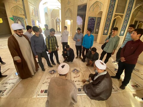 تجدید عهد طلاب مدرسه علمیه امام صادق علیه السلام اردکان با شهدا