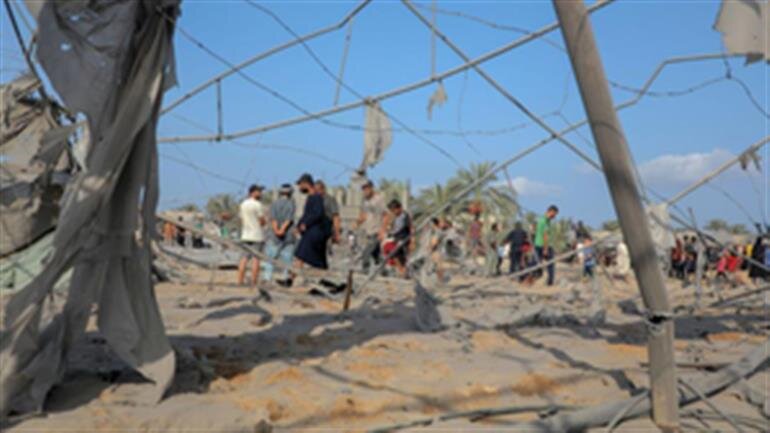 गाज़ा पर इज़रायली हवाई हमले में नौ और फिलिस्तीनी शहीद गाज़ा पर इज़रायली हवाई हमले में नौ और फिलिस्तीनी शहीद