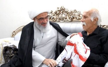 عیادت امام جمعه بوشهر از پیشکسوت فوتبال استان