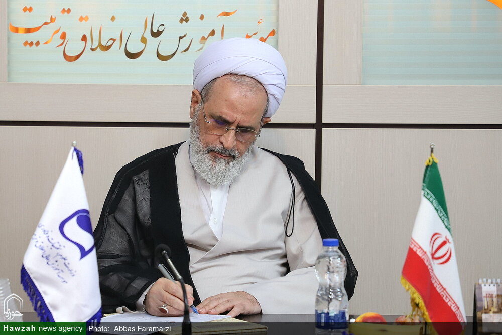 آمال حوزه برای اخلاق و تربیت فراتر از منظومه فعلی است / صاحب نظر در حوزه اخلاق تربیت شود