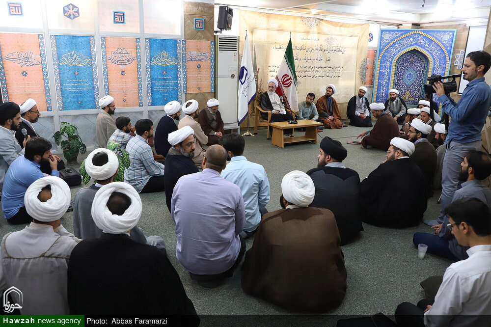 آمال حوزه برای اخلاق و تربیت فراتر از منظومه فعلی است / صاحب نظر در حوزه اخلاق تربیت شود