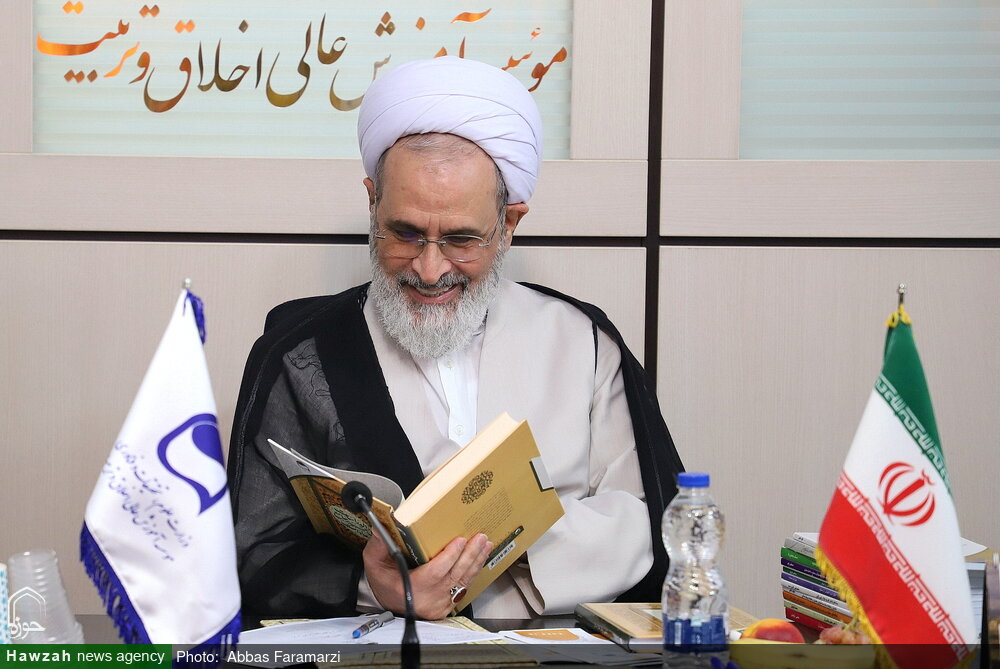 آمال حوزه برای اخلاق و تربیت فراتر از منظومه فعلی است / صاحب نظر در حوزه اخلاق تربیت شود