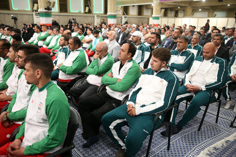 Photos/ La réunion des délégations iraniennes aux Jeux Olympiques et Paralympiques de 2024 à Paris avec le Guide suprême de la Révolution