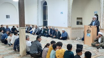 تصاویر/ جشن میلاد پیامبر اکرم(ص) و هفته وحدت در مسجد جامع روستای آغ تپه شهرستان شاهین دژ