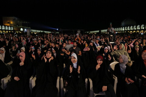 جشن بزرگ خلق محمدی در میدان امام خمینی(ره) اصفهان