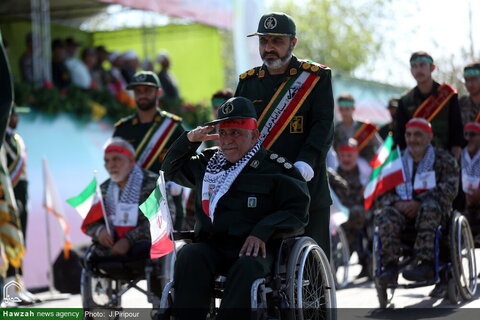 Photos/cérémonie du défilé des forces armées de la province de Qom