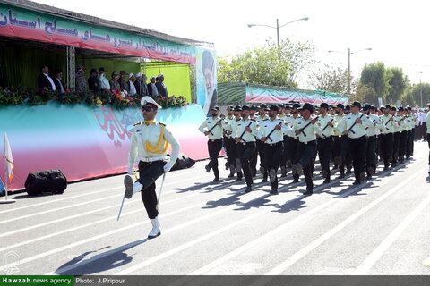 Photos/cérémonie du défilé des forces armées de la province de Qom