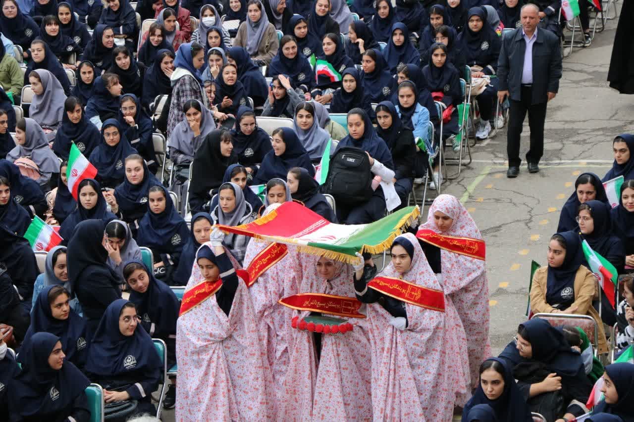 تصاویر/ آیین نواختن زنگ مهر و مقاومت و جشن بازگشایی مدارس شهرستان خوی