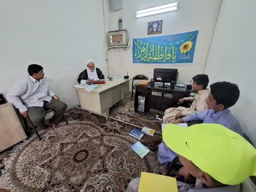 تصاویر/ حضور طلاب مدرسه علمیه آیت الله مدنی کاشان در کلاس درس