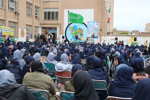 تصاویر/ آیین نواختن زنگ مهر و مقاومت و جشن بازگشایی مدارس شهرستان خوی