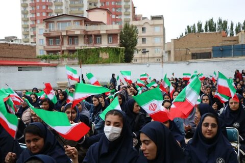 تصاویر/ آیین نواختن زنگ مهر و مقاومت و جشن بازگشایی مدارس شهرستان خوی