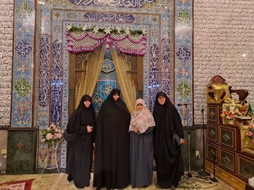 بازدید مدیر جامعة الزهرا سلام‌الله‌علیها و هیئت همراه از مسجد امام باره بانکوک