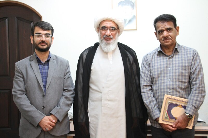 هنرمند پیشکسوت عرصه تجسمی در بوشهر تجلیل شد + عکس