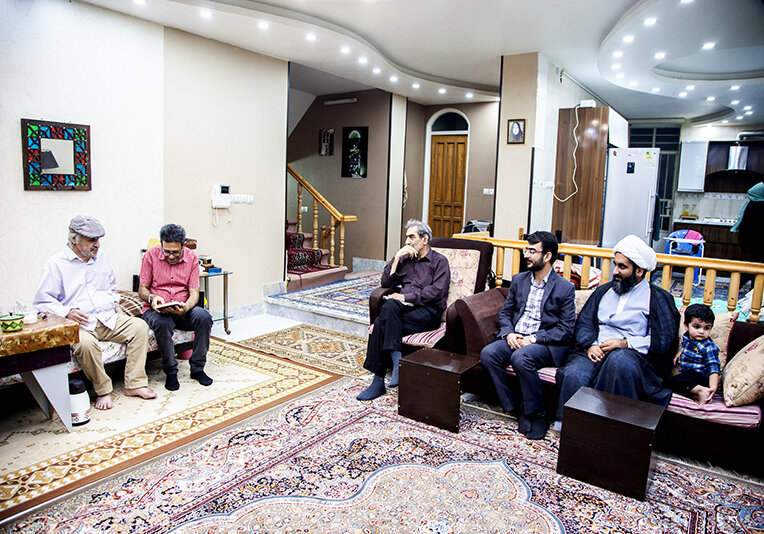 هنرمند پیشکسوت عرصه تجسمی در بوشهر تجلیل شد + عکس