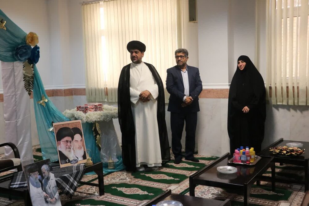 حضور طلاب جدیدالورود در مدرسه علمیه الزهرا(س) گناوه