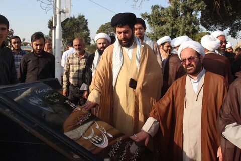 عکس / تجدید میثاق مدیر ،اساتید وطلاب مدارس علمیه استان قزوین با آرمانهای شهدا وامام شهیدان