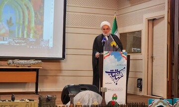 حفظ و پاسداشت زحمات مادران شهدا و رزمندگان حرمت والایی دارد