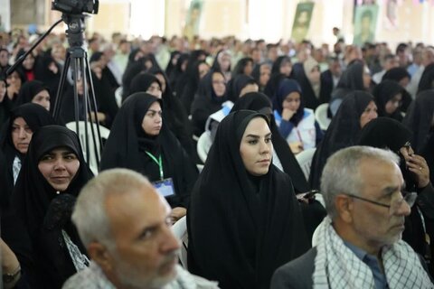 تصاویر ارتباط تصویری پیشکسوتان ایثار و جهاد لرستان با مقام عظمای ولایت