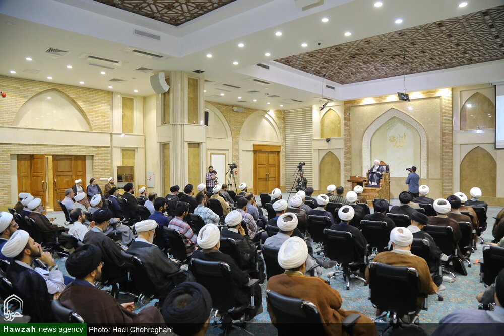 تاکید آیتالله آملی لاریجانی بر تنقیح رویکردهای جدید در استنباط از کتاب و سنت