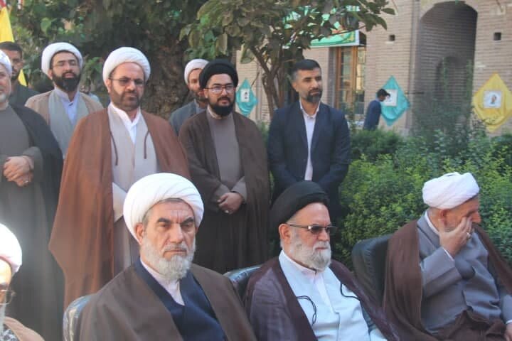 اجتماع اساتید و طلاب حوزه علمیه قزوین در حمایت از جبهه مقاومت و ملت لبنان