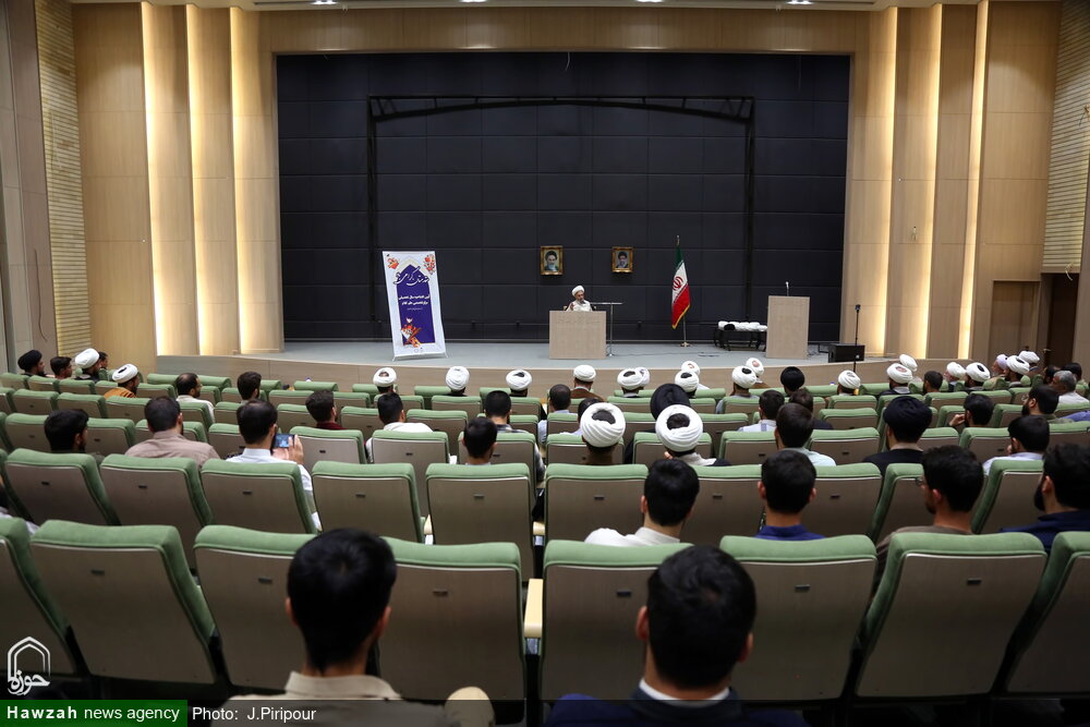 मान्यताओं और विचारधाराओं की उपेक्षा करना एक अमान्य और ग़लत प्रथा है