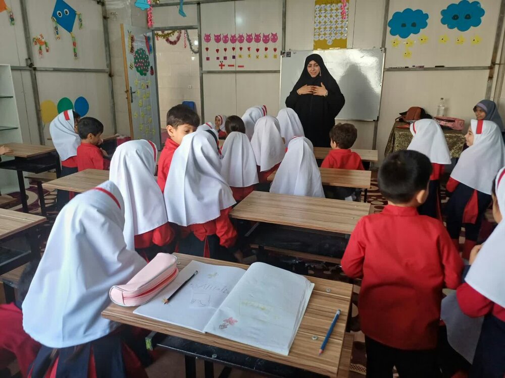 تصاویر / خوانش کتاب و معرفی کتاب شهدا ویژه کودکان در برازجان