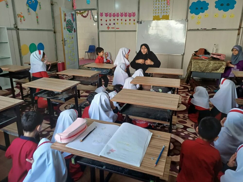 تصاویر / خوانش کتاب و معرفی کتاب شهدا ویژه کودکان در برازجان