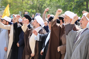 طلاب و روحانیون تبریز در حمایت از مردم فلسطین و لبنان تجمع کردند