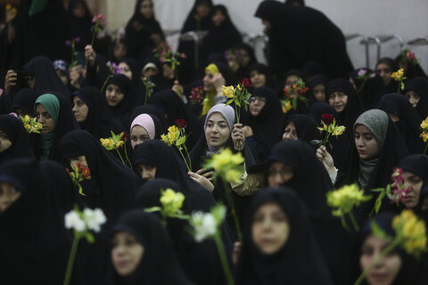 خطبه‌خوانی خادمان در آستانه سالروز ورود حضرت معصومه(س) به قم