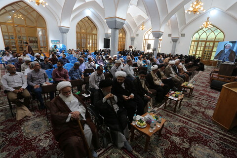 همایش علامه ذوالفنون حسن زاده آملی‎ در اصفهان‎