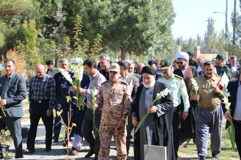 تصاویر/ مراسم غبار روبی مزار شهدا  و گرامیداشت هفته مقدس دفاع مقدس در شهرستان چهاربرج