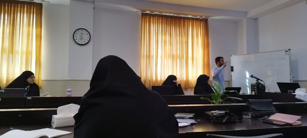 برگزاری دوره جامع سئو با حضور بیش از صد بانوی طلبه/ الزام طلاب به نگارش مقاله با رعایت استانداردهای سئو