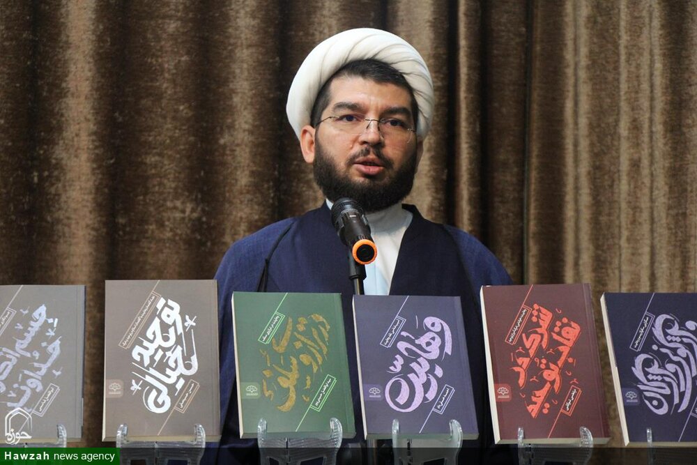 گزارشی از آئین رونمایی از مجموعه کتب نقد وهابیت / لزوم رویکرد تهاجمی در نقد وهابیت